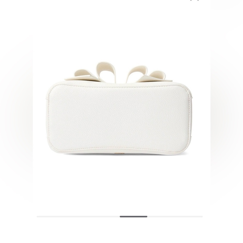 Like Dreams
Jenna Bow Satchel - Picture 5 of 12
